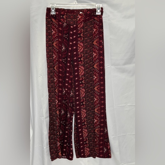 Mudd Bohemian Patterned Pants Women’s - Shades of Red/Maroon/Black - Picture 1 of 12